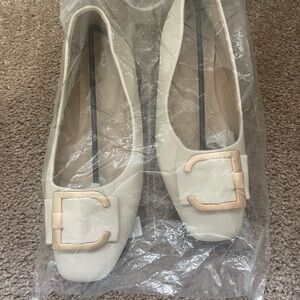 Elegant Cream Flats with Buckle Detail. Boutique. New. Size 10.